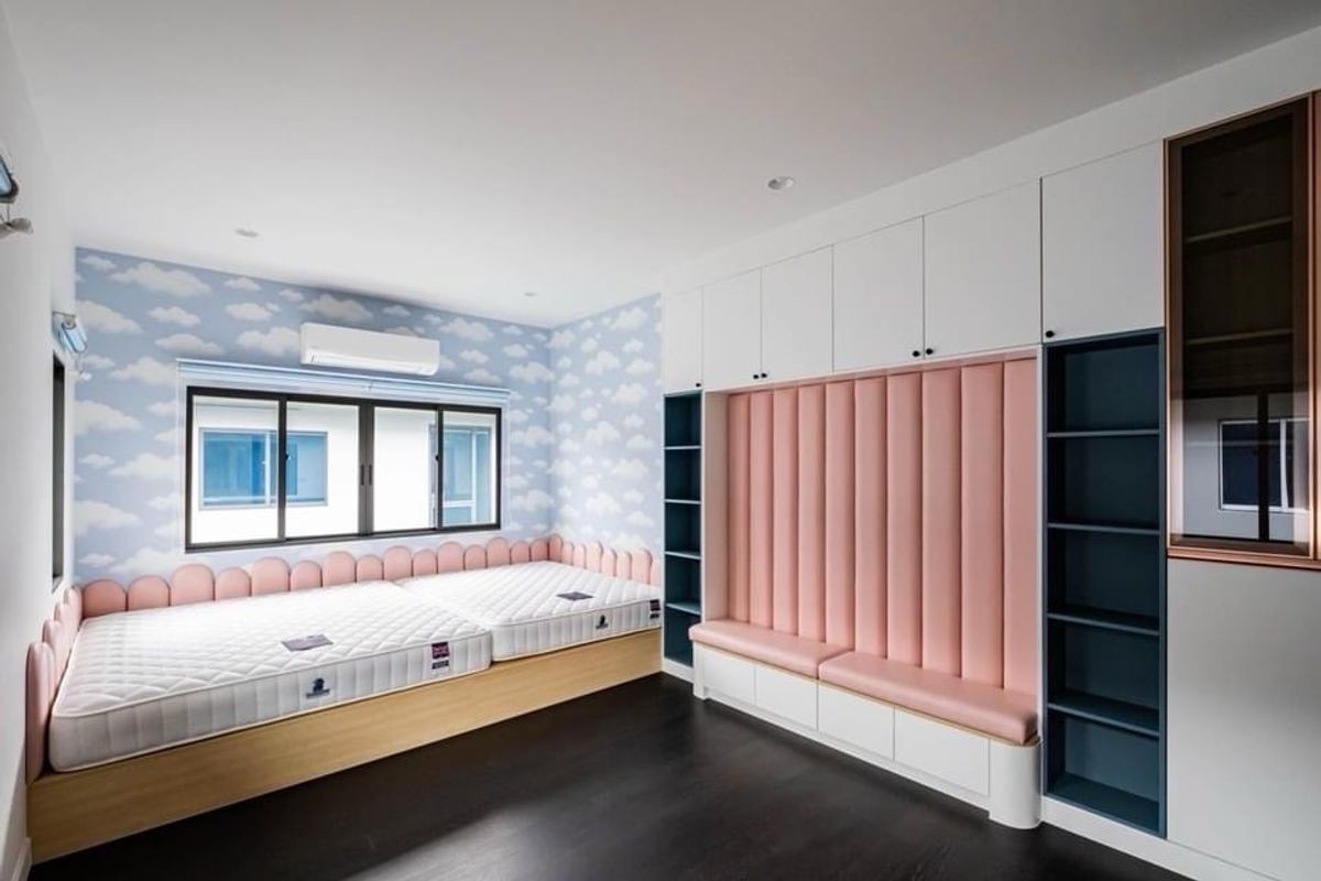 ให้เช่าบ้านพัฒนาการ ศรีนครินทร์ : บ้านเศรษฐสิริกรุงเทพกรีฑา 2 ตกแต่งครบพร้อมเฟอร์นิเจอร์ บ้านType Regal พื้นที่ใช้สอยใหญ่ที่สุดในโครงการ 