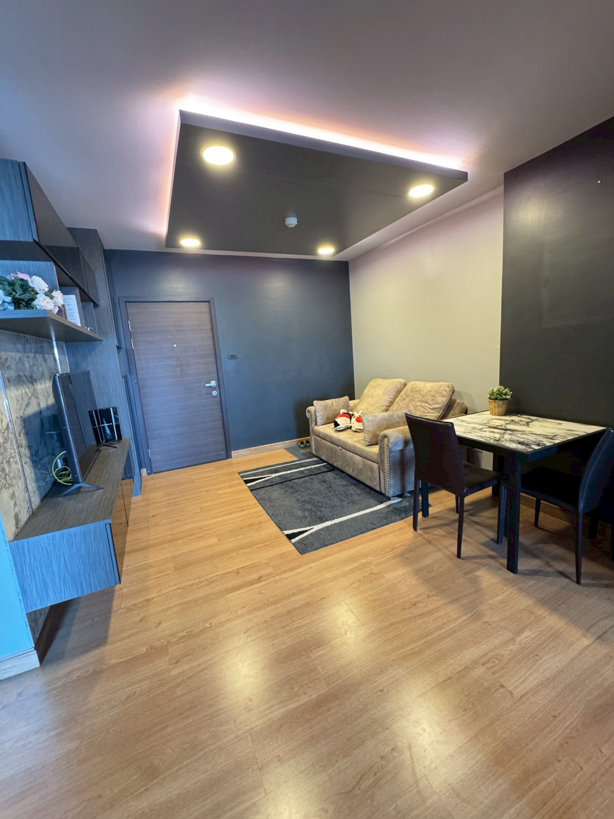 ขายคอนโดบางซื่อ วงศ์สว่าง เตาปูน : **ขายห้องพร้อมอยู่ แต่งครบสภาพใหม่!! Supalai Veranda Ratchavipha-Prachachuen 1Bedroom พื้นที่ 44 ตร.ม. ชั้น 28 อาคาร Center วิวสระว่ายน้ำ สนใจ LINE: @pattydavil555