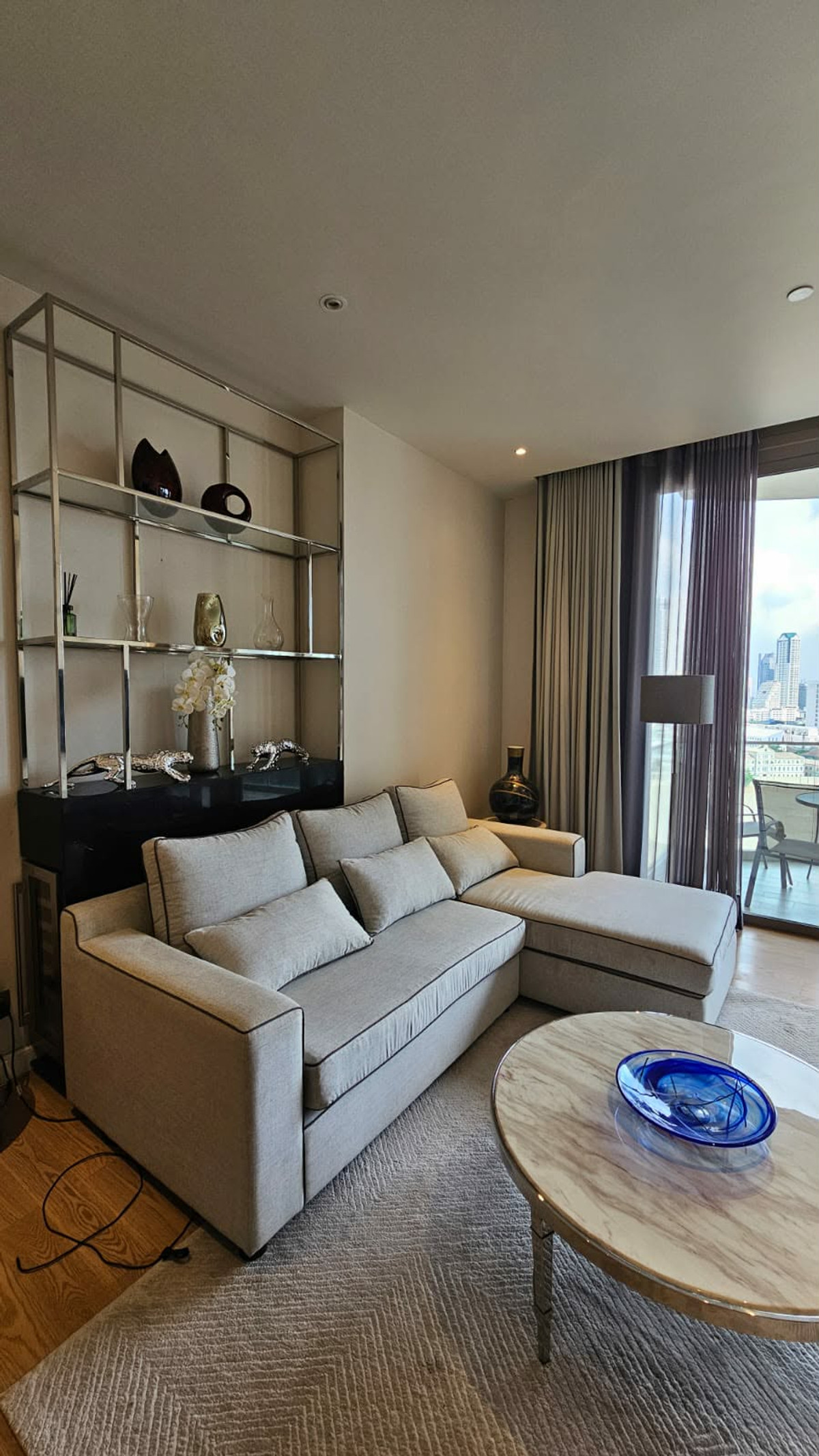 For RentCondoWongwianyai, Charoennakor : ⭐️ Magnolias Waterfront Residences ⭐️ 1 bedroom 79 sq m., luxury room, well decorated. Very beautiful view, ready to move