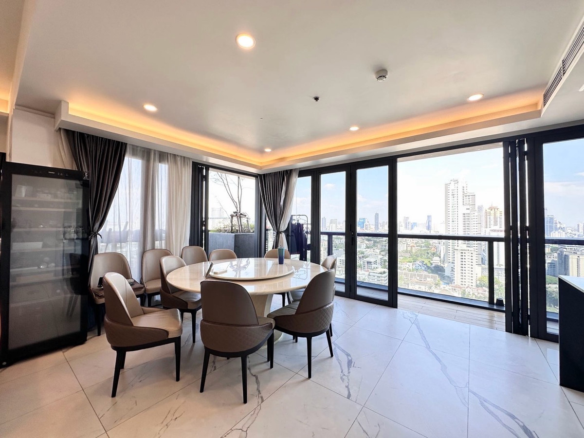 For RentCondoSukhumvit, Asoke, Thonglor : 3 bedrooms, Siamese Exclusive 31, 21st floor, ready to move in.