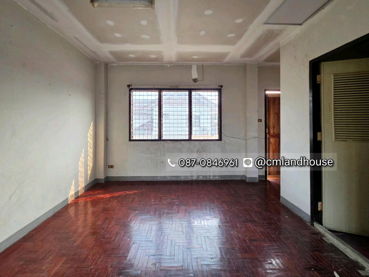 ขายบ้านเชียงใหม่ : ถูกกว่าคุ้มกว่าคอนโด! บ้านวรุณนิเวศน์ ต.แม่เหียะ อ.เมือง ใกล้แยกแม่เหียะ บิ๊กซี แม็คโคร IKEA 2 กม. ใกล้เซ็นทรัลแอร์พอร์ต 4 กม. ใกล้สนามบิน 5 กม. (ขายตามสภาพต้องปรับปรุง)