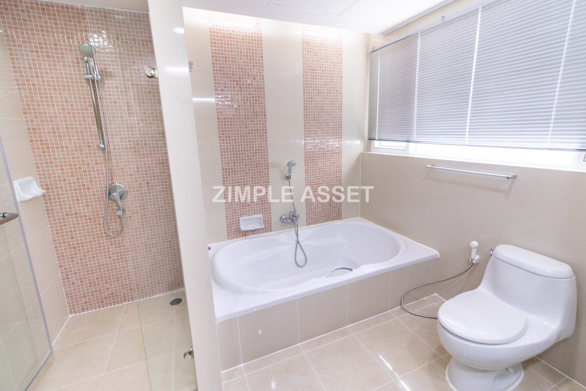 For RentSukhumvit, Asoke, Thonglor : Line ID: @zimple_asset  A luxurious residential in Sukhumvit 24. Fully furnished with complete facilities, offering a comfortable “home-like” atmosphere in a prime location with convenient access to BTS and shopping center. Pet friendly🐶