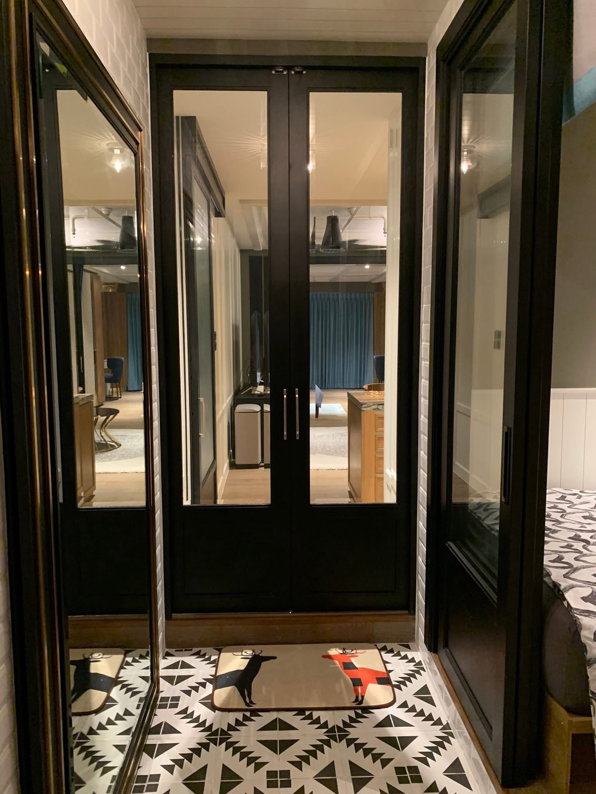 ขายคอนโดสีลม ศาลาแดง บางรัก : 🔥 ขาย 🔥 สเตท ทาวเวอร์ คอนโดมิเนียม - State Tower Condominium / 2 Bedrooms ATOM036