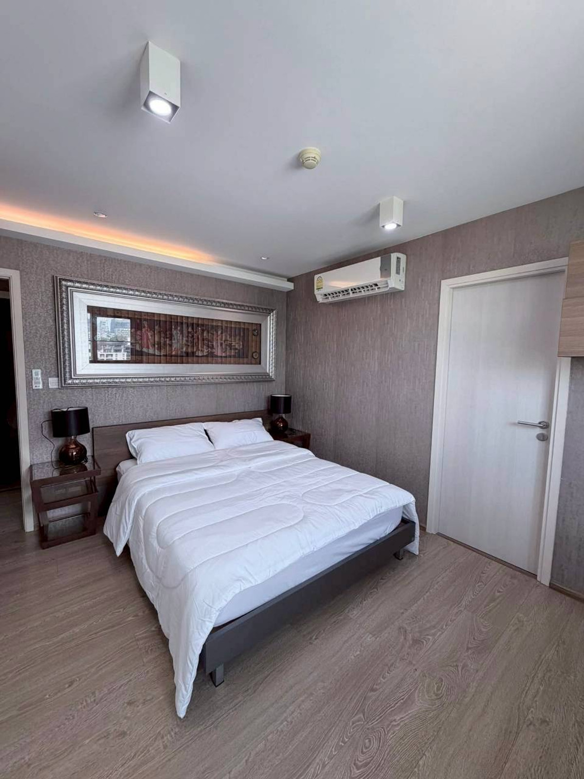 ให้เช่าคอนโดสุขุมวิท อโศก ทองหล่อ : ✅ MAETR103 ✅ Line : @p2nproperty