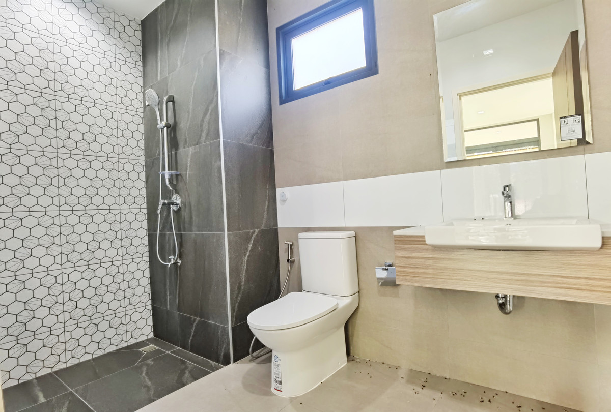 ขายบ้านนนทบุรี บางใหญ่ บางบัวทอง : [ขายขาดทุน 3 ล้าน!] บ้านเดี่ยวหลังใหญ่ ซื่อตรง พรีเมี่ยม บางบัวทอง-340 สภาพมือหนึ่ง 106 ตร.ว. ใกล้เซ็นทรัลเวสต์เกต คุ้มที่สุดในย่าน! 