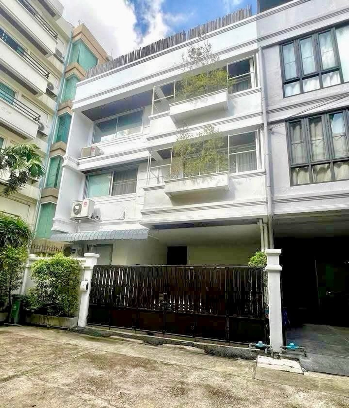 ทาวน์โฮมอ่อนนุช อุดมสุข : ทาวน์โฮม  4 ชั้น สุขุมวิท 71 ใกล้ BTS พระโขนง และโรงเรียนนานาชาติ เหมาะอยู่อาศัยและปล่อยเช่า