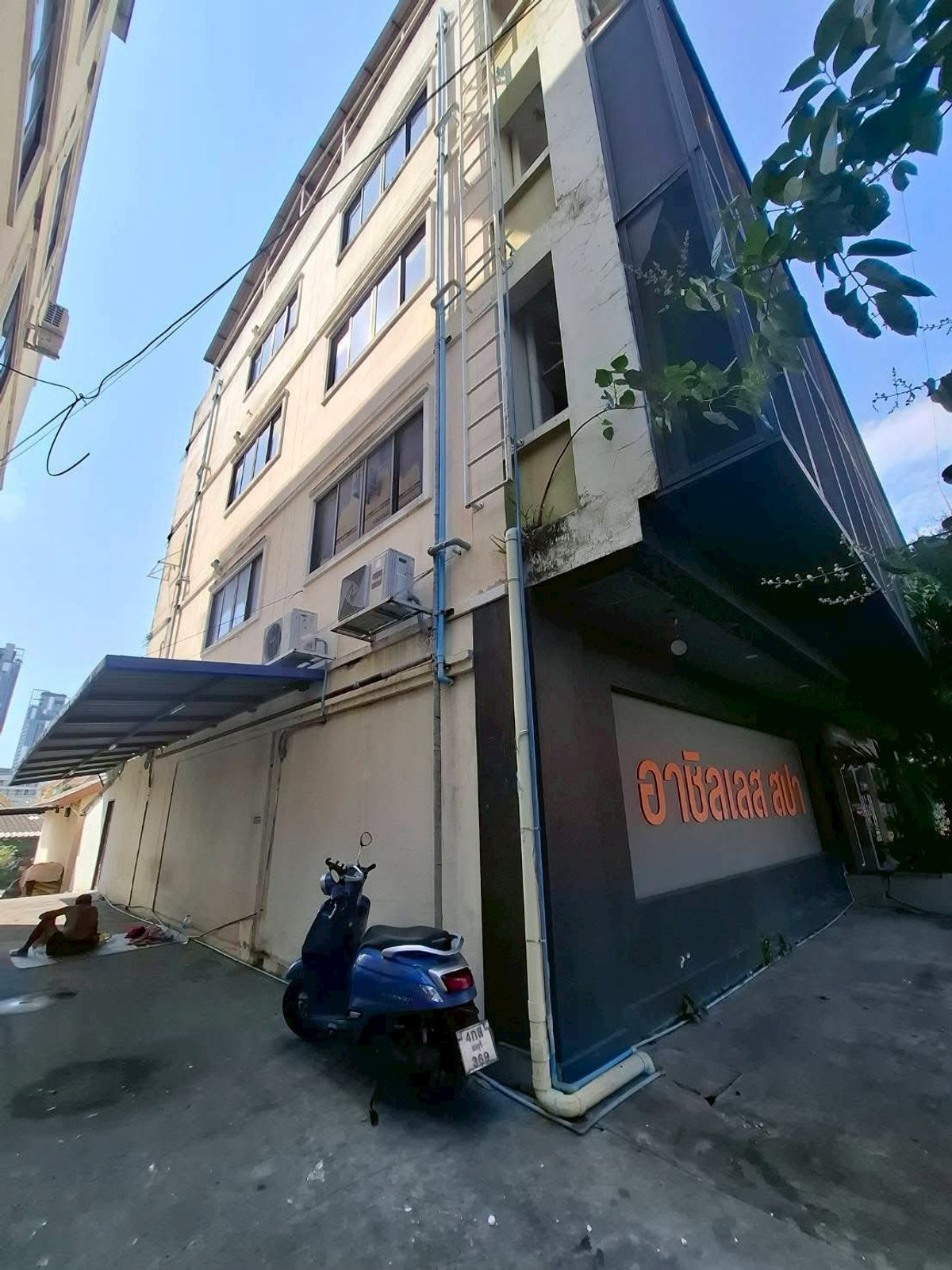 For RentShop HousePattaya, Bangsaen, Chonburi : Commercial Building for Lease – Prime Location in Pattaya
