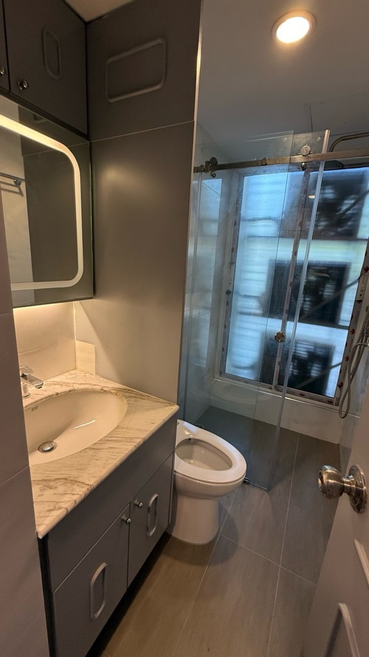 ให้เช่าคอนโดเลียบทางด่วนรามอินทรา : For rent JW. Sriwara 2 bed 2 bath 58 sqm 20,000 ให้เช่า 2 นอน 2 น้ำ 58 ตรม 20,000