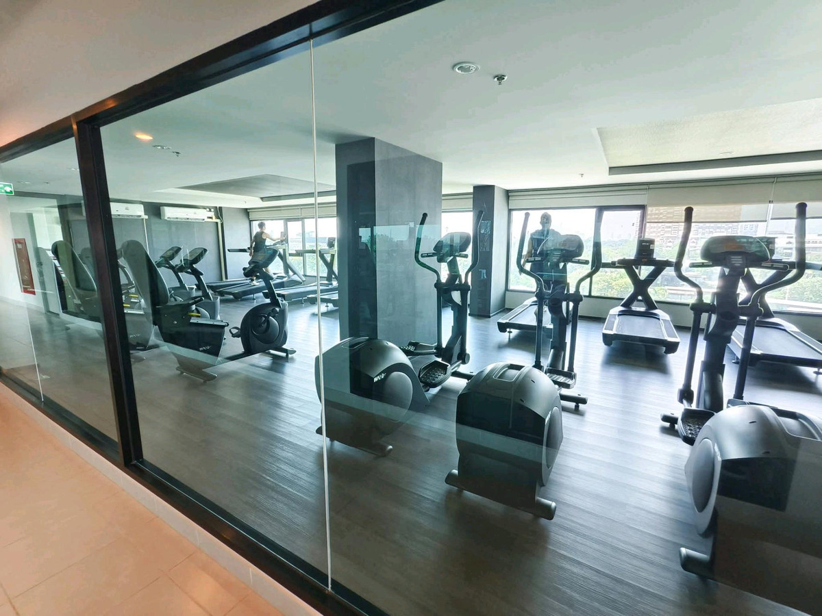 For RentCondoBangna, Bearing, Lasalle : ✨ New condo, first hand, new building, every item in the room is brand new. Ready to move in immediately! 🚝 Very good location, near BTS Bangna 500 meters.