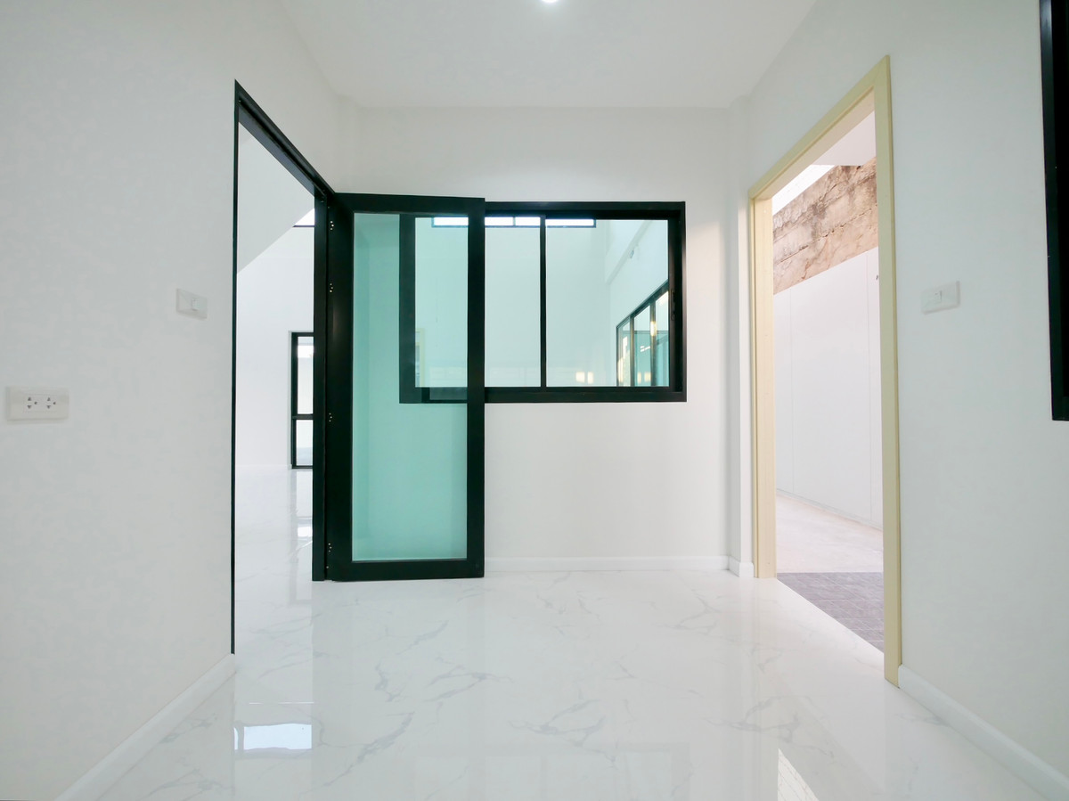 ขายบ้านเกษตร นวมินทร์ ลาดปลาเค้า : ขายบ้านเดี่ยว 2 ชั้น ซอยนวมินทร์ 113 ขนาด 41 ตร.ว. 3 นอน 3 น้ำ ตกแต่งใหม่ทั้งหลัง