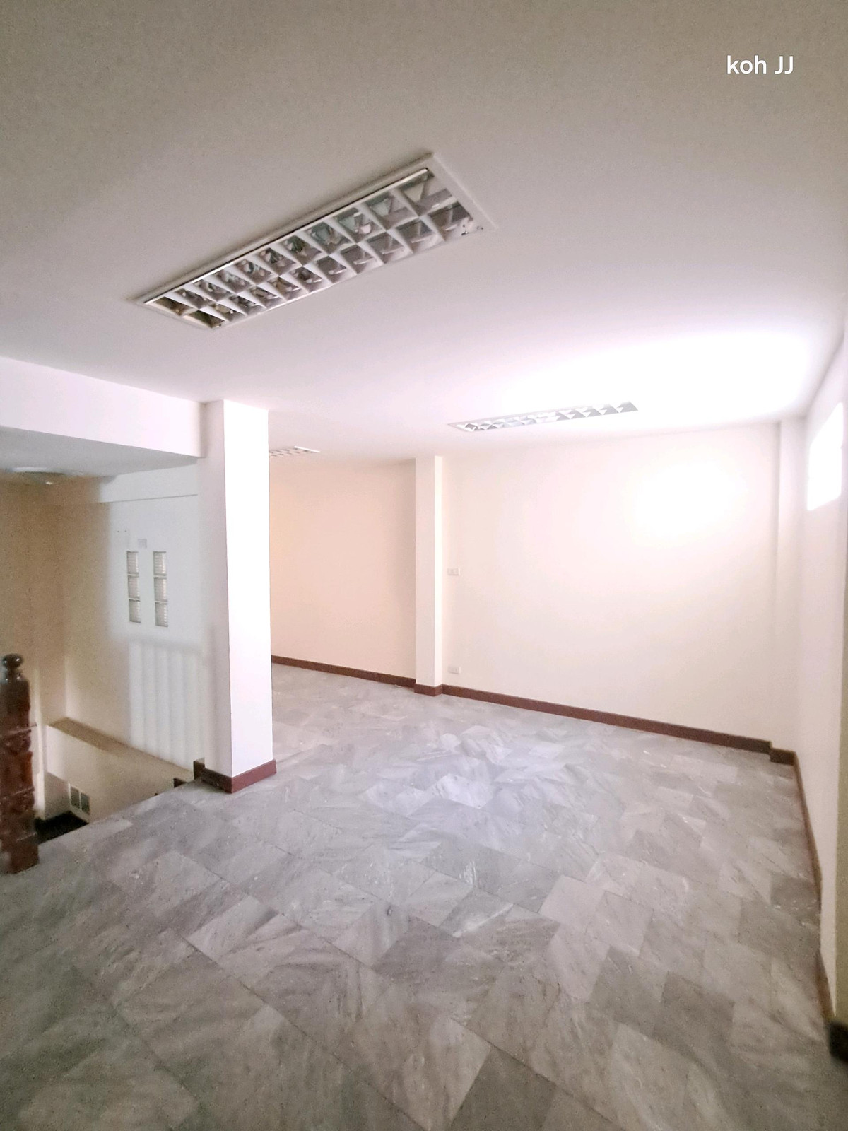 For RentTownhomePattanakan, Srinakarin : 🔥 Urgent for rent! Very cheap! Townhome with 5 floors, full of space 🔥
Prime location: opposite Seacon Square (Soi Srinakarin 40)
The best value in this area!