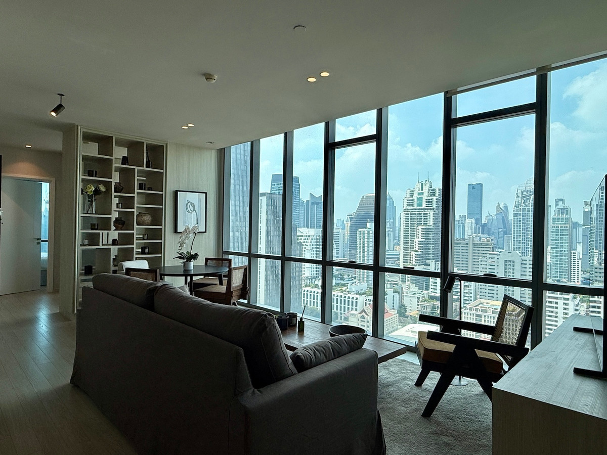 ให้เช่าคอนโดสุขุมวิท อโศก ทองหล่อ : คอนโด 2 ห้องนอนสไตล์โมเดิร์น ย่านอโศก สุขุมวิท กรุงเทพฯ ใกล้สถานี BTS และ MRT