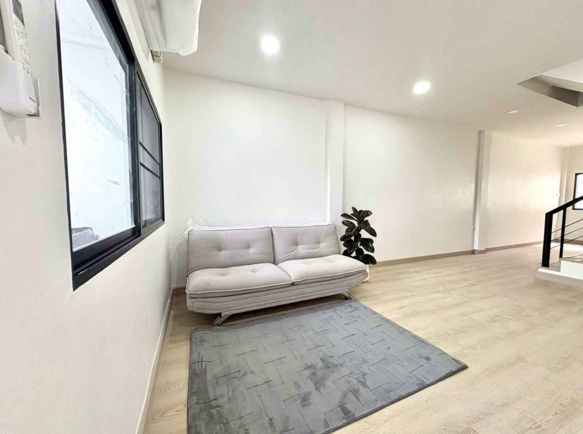 ขายทาวน์โฮมโชคชัย4 ลาดพร้าว71 : 🏡ทาวน์โฮม 2 ชั้นหมู่บ้านเกตุนุติการ์เด้น นาคนิวาส 38ขนาด 16 ตร.วา | 2 ห้องนอน 2 ห้องน้ำ | จอดรถ 1 คัน🚗