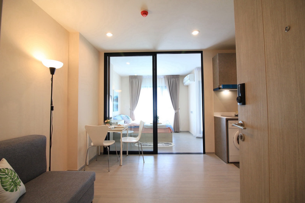 For RentCondoSamut Prakan,Samrong : 🔥For rent Aspire Erawan, next to BTS, fully furnished, ready to move in, 25th floor, pets not allowed.