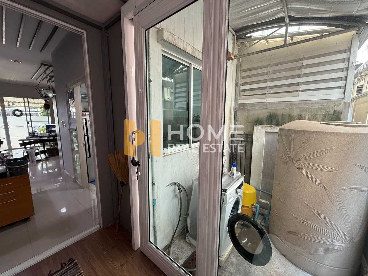 For SaleTownhomePattanakan, Srinakarin : Baan Klang Muang S - Sense Srinakharin / 4 Bedrooms (FOR SALE) GNG034