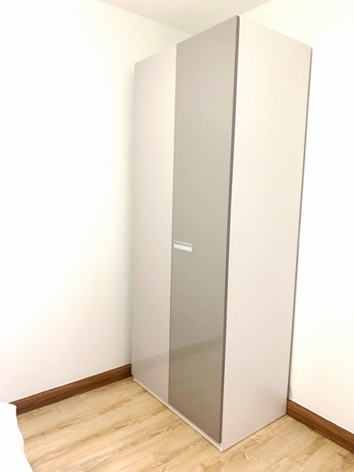 ให้เช่าทาวน์โฮมนวมินทร์ รามอินทรา : (Hold) (owner’s post) ⭐️ ทาวน์โฮม 3 ห้องนอน 2 ห้องน้ำ 2 จอดรถ หน้ากว้าง 21 ตารางวา เฟอร์นิเจอร์ครบ Fully Furnished 💥 The Connect 20 ทางด่วนวัชรพล 🔥 ทำเลใกล้ทางด่วน (รามอินทรา-อาจณรงค์ และจุดขึ้นลงทางด่วนสุขาภิบาล 5 ,จตุโชติ) 🚊ใกล้รถไฟฟ้าสายสีเขียว