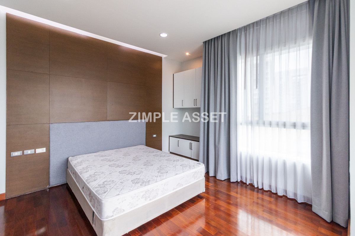 For RentSukhumvit, Asoke, Thonglor : Line ID: @zimple_asset Luxury aprtment in center of sukhumvit. Offering premium facilities for an elevated living experience. Surrounded by leading shopping malls in a prime location.