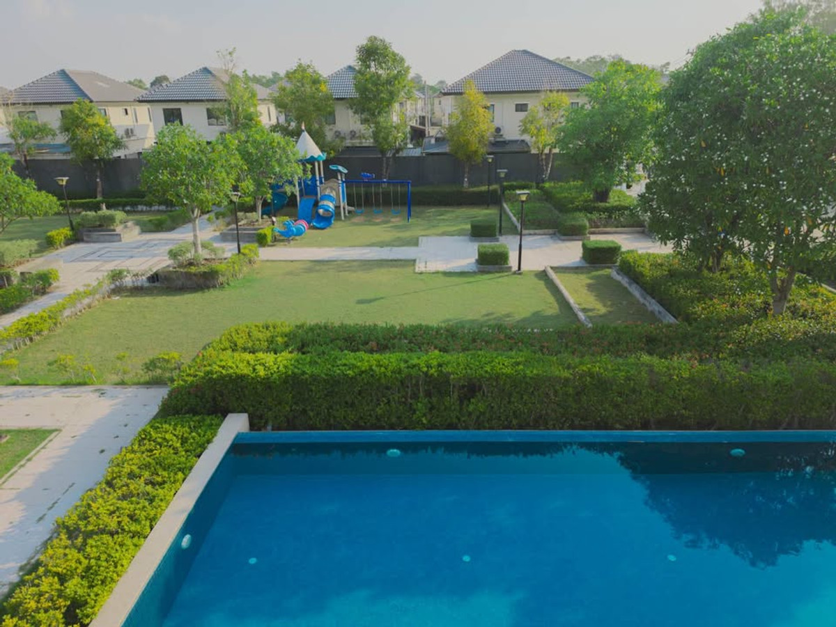 ขายทาวน์โฮมขอนแก่น : ทาวน์โฮม 2 ชั้น พฤกษา แอร์พอร์ต แต่งสวย ใกล้สนามบินขอนแก่น เฟอร์ครบ หิ้วกระเป๋าเข้าอยู่ได้เลย