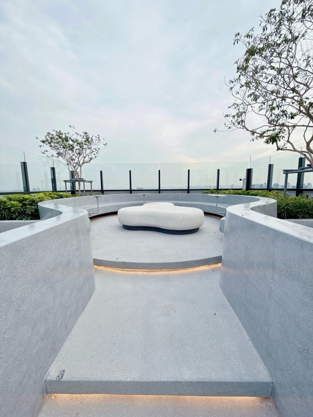 For SaleCondoKasetsart, Ratchayothin : 𝐂𝐎𝐁𝐄 Kaset Sripatum 𝐅𝐑𝐄𝐄 down payment 𝐎 baht, installments 𝟗,𝟓𝟎𝟎/month, new room from the project, best price.