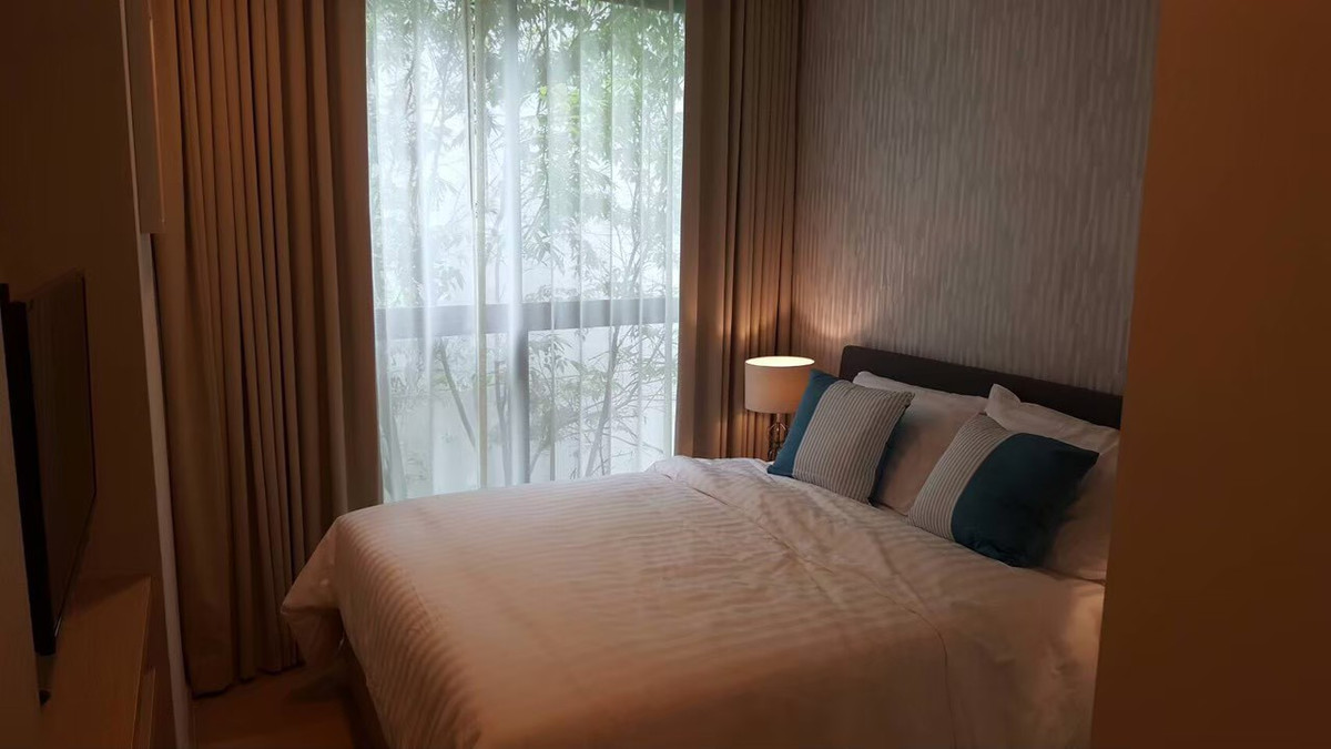 ให้เช่าคอนโดสุขุมวิท อโศก ทองหล่อ : For Rent Condo LIV @49 Fully furnished (S15-12980)