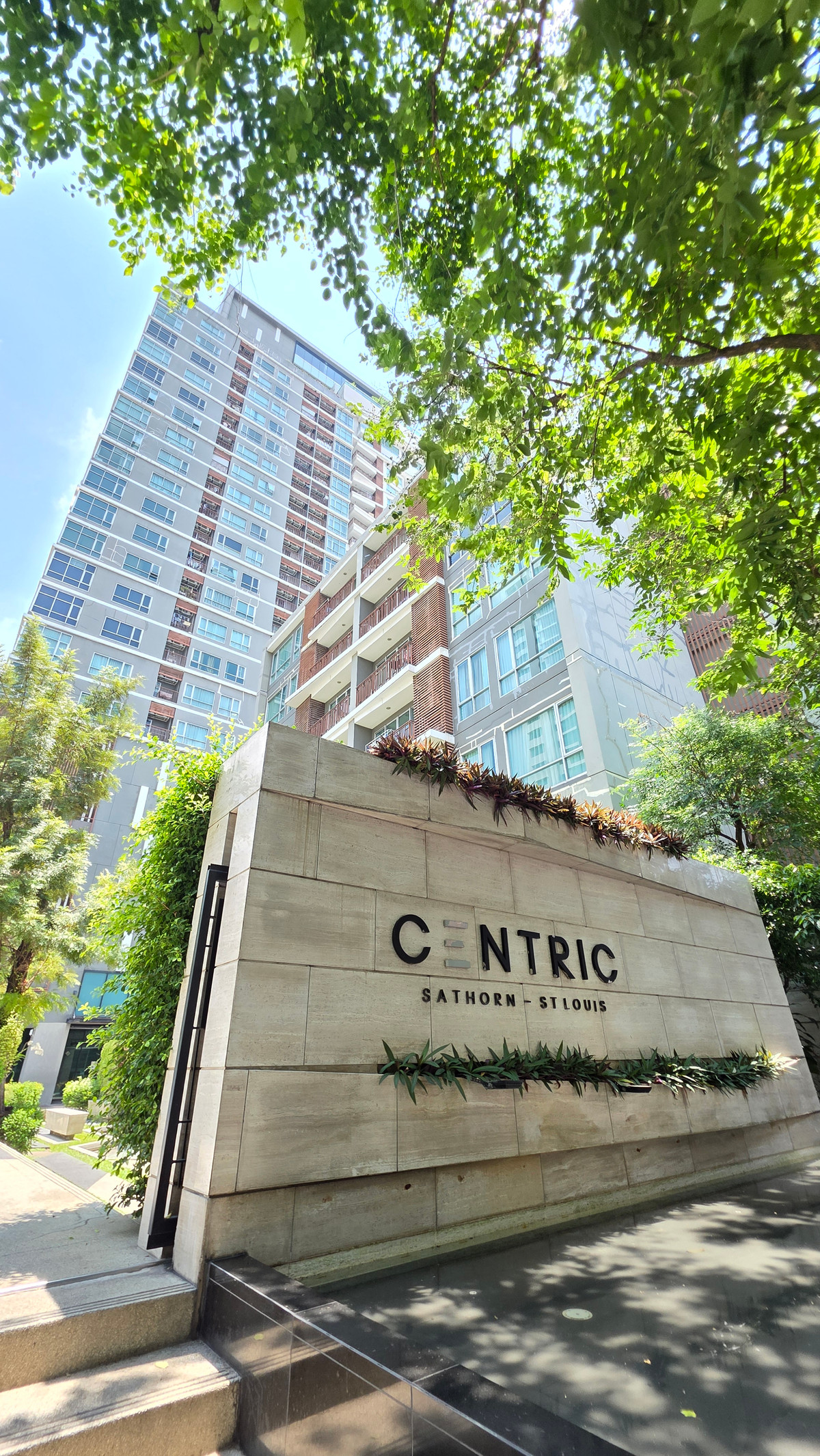 คอนโดสาทร นราธิวาส : เช่า-ขาย Centric Sathorn St.Louis @bts Saint Louis ยุ้ย 089-0415258