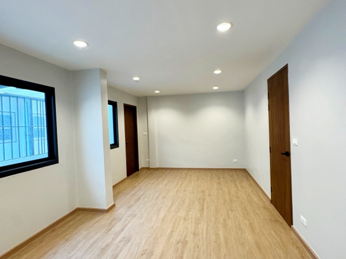 ขายทาวน์โฮมโชคชัย4 ลาดพร้าว71 : ขาย ทาวน์โฮม 3 ชั้น นาคนิวาส เกษมสันต์ 1 ลาดพร้าว สังคมสงเคราะห์ 25 ตร.วา ทำเลดี