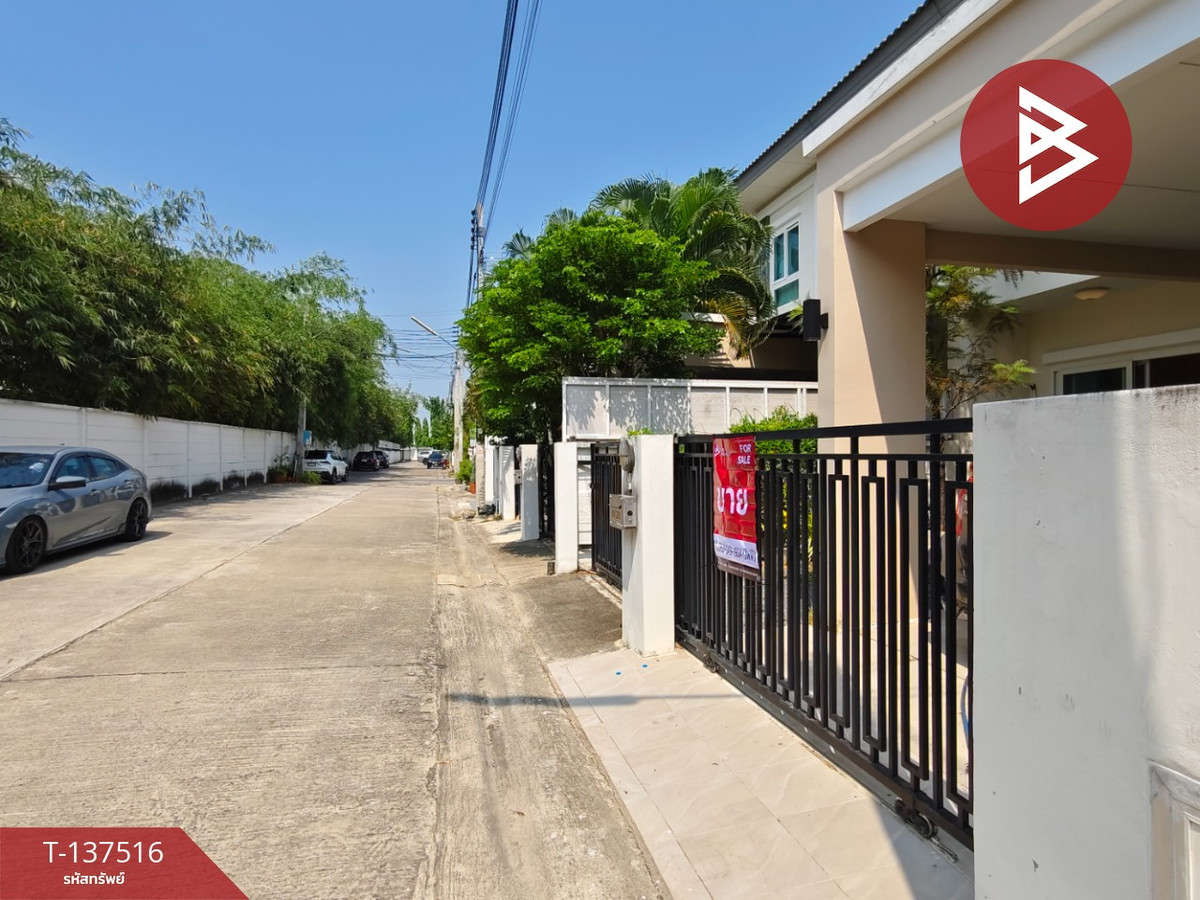 For SaleHouseNakhon Pathom : Semi-detached house for sale, Krisana Gardenhome Village, Phutthamonthon Sai 5 (Krisana Gardenhome), Sam Phran, Nakhon Pathom.
