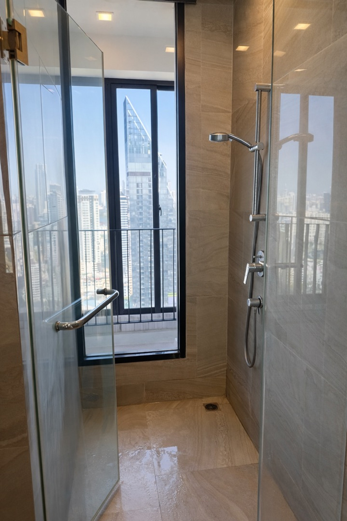 ให้เช่าคอนโดอารีย์ อนุสาวรีย์ : ปล่อยเช่าด่วน! Ideo Q Victory เดิน 30 วิถึง BTS อนุสาวรีย์ วิวเมืองสวย 🌆