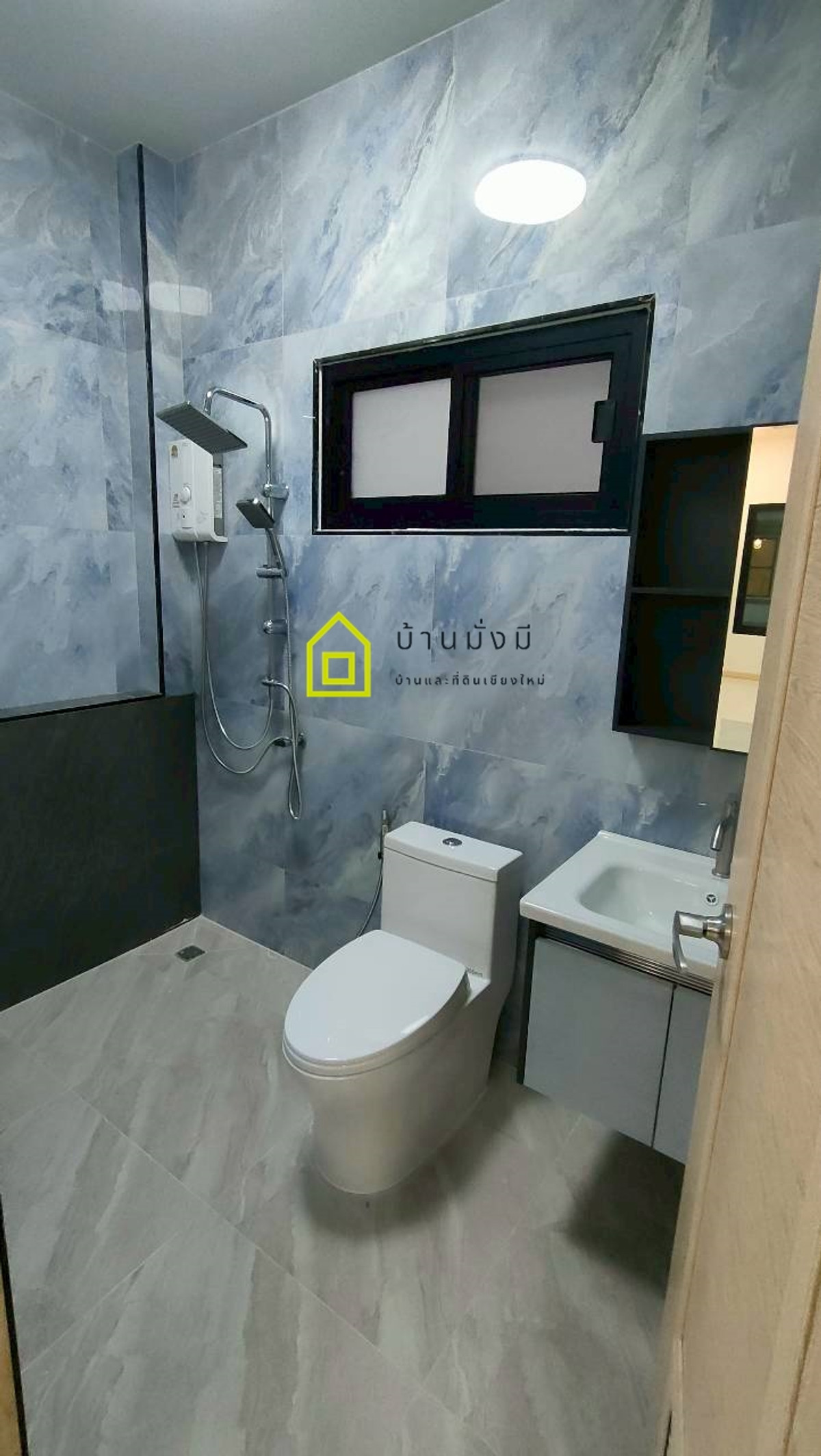 For SaleHouseChiang Mai : 2-story detached house near Maejo University (2 kilometers from Maejo University), Wat Mongkol Setthi intersection zone.