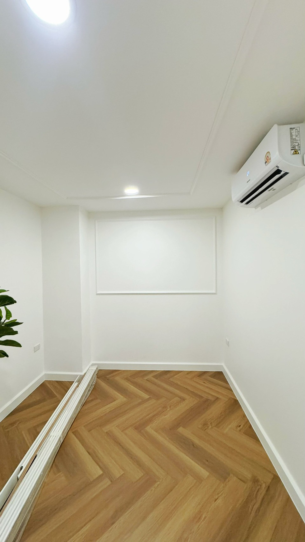 ขายคอนโดรัชดา ห้วยขวาง : ขาย คอนโด2นอน ห้องใหญ่62ตร.ม. รีโนเวทPremium ใหม่ เลี้ยงสัตว์ได้! ย่านห้วยขวาง-เหม๋งจ๋าย-รามอินทรา พร้อมอยู่ นัดชมเลย 084-976-1441