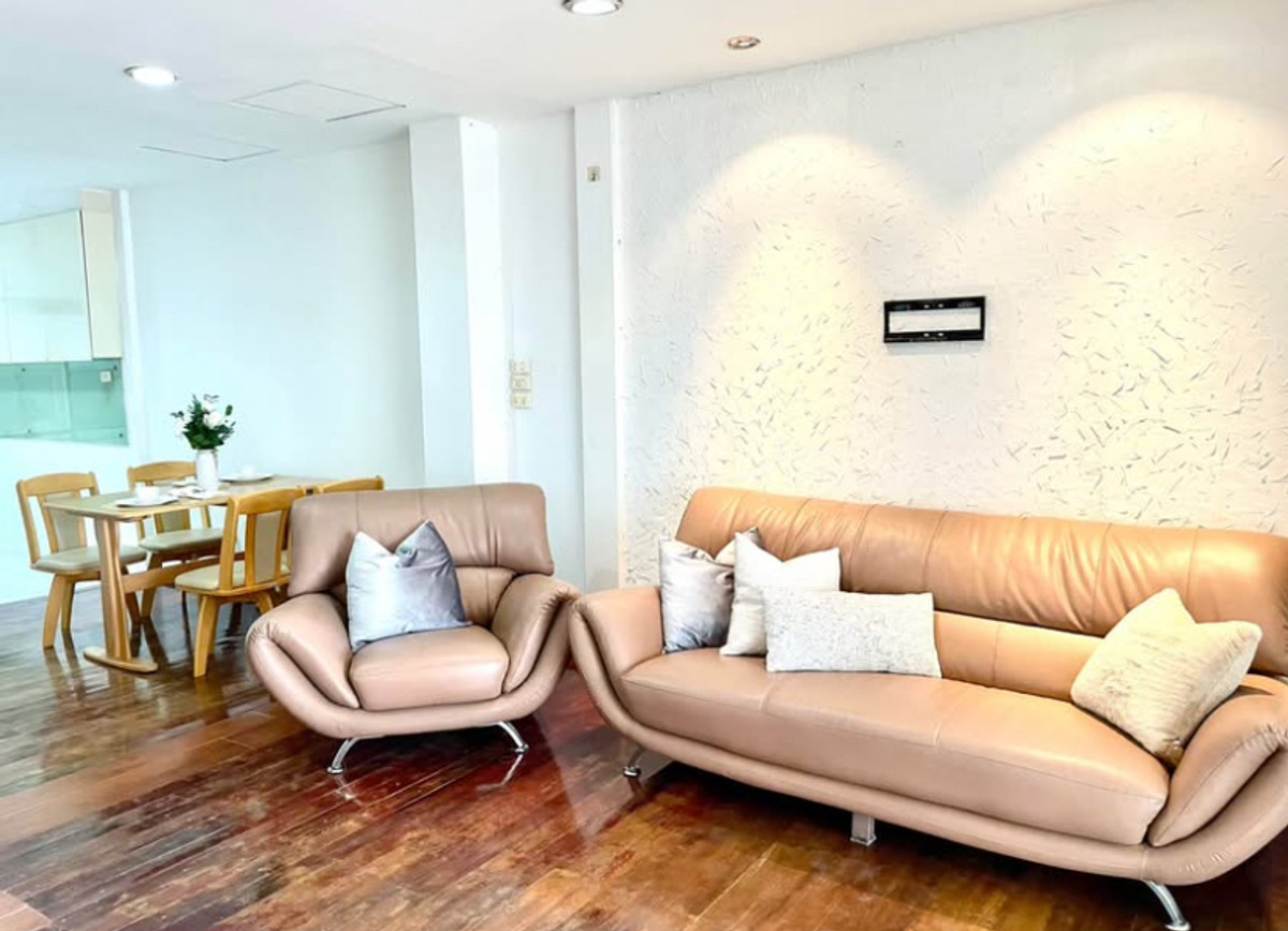 ให้เช่าทาวน์โฮมบางนา แบริ่ง ลาซาล : ให้เช่าทาวน์โฮม บางนาตราด 56 เฟอร์ครบ ตรงข้ามห้างปาร์ค บางนา ใกล้รถไฟฟ้า mrt ศรีเอี่ยม