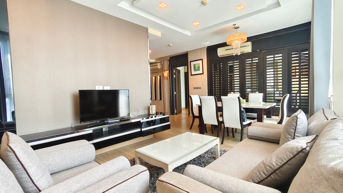 For RentCondoOnnut, Udomsuk : High floor 2 bed 2 bath 101 sqm condo at Sky Walk for rent 55,000THB per month, Sukhumvit Soi 71, Phra Khanong BTS station