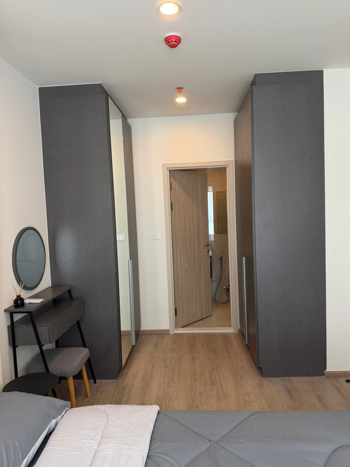 For RentCondoRama9, Petchburi, RCA : Nue District R9 | Room ready to move in, separate kitchen, high floor 📞 Line:@pukkhome (with @ )