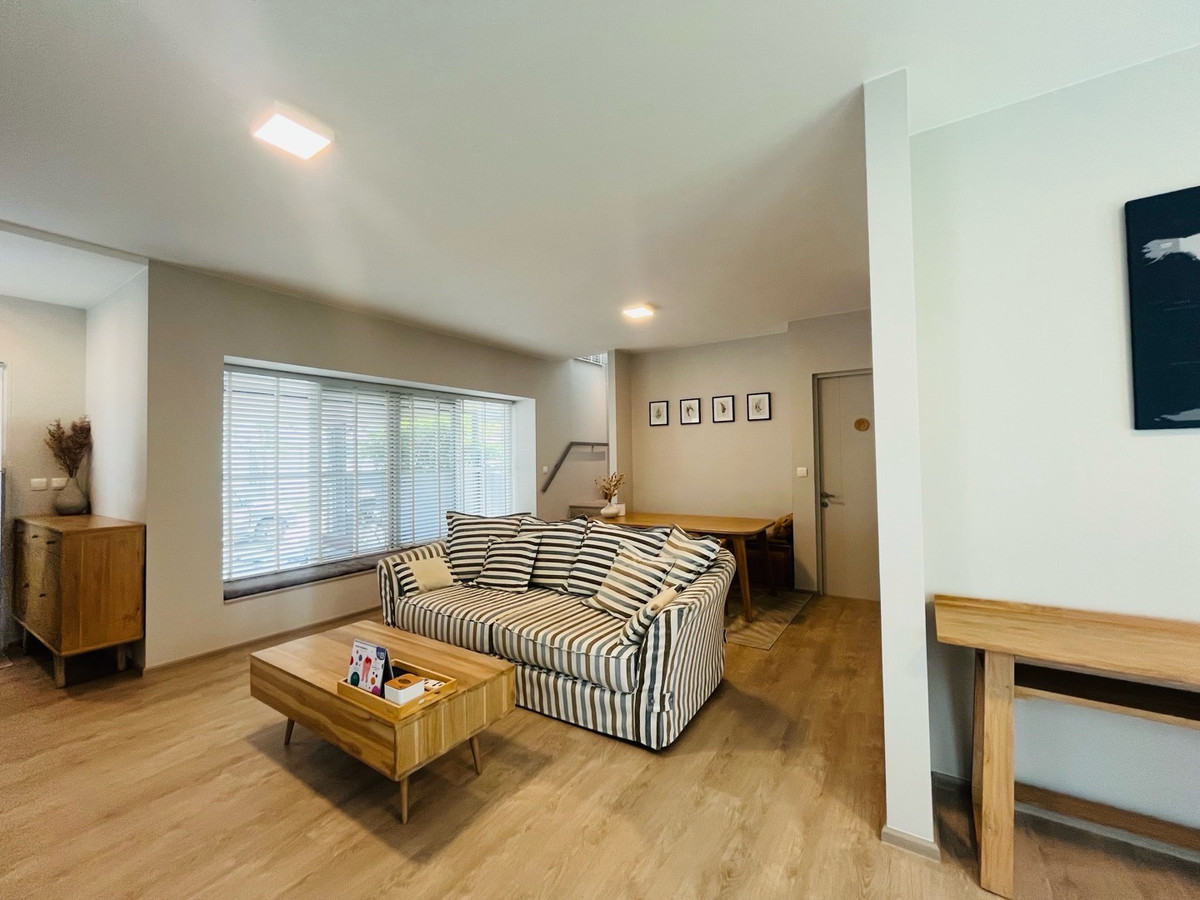 ให้เช่าบางนา แบริ่ง ลาซาล : For Rent