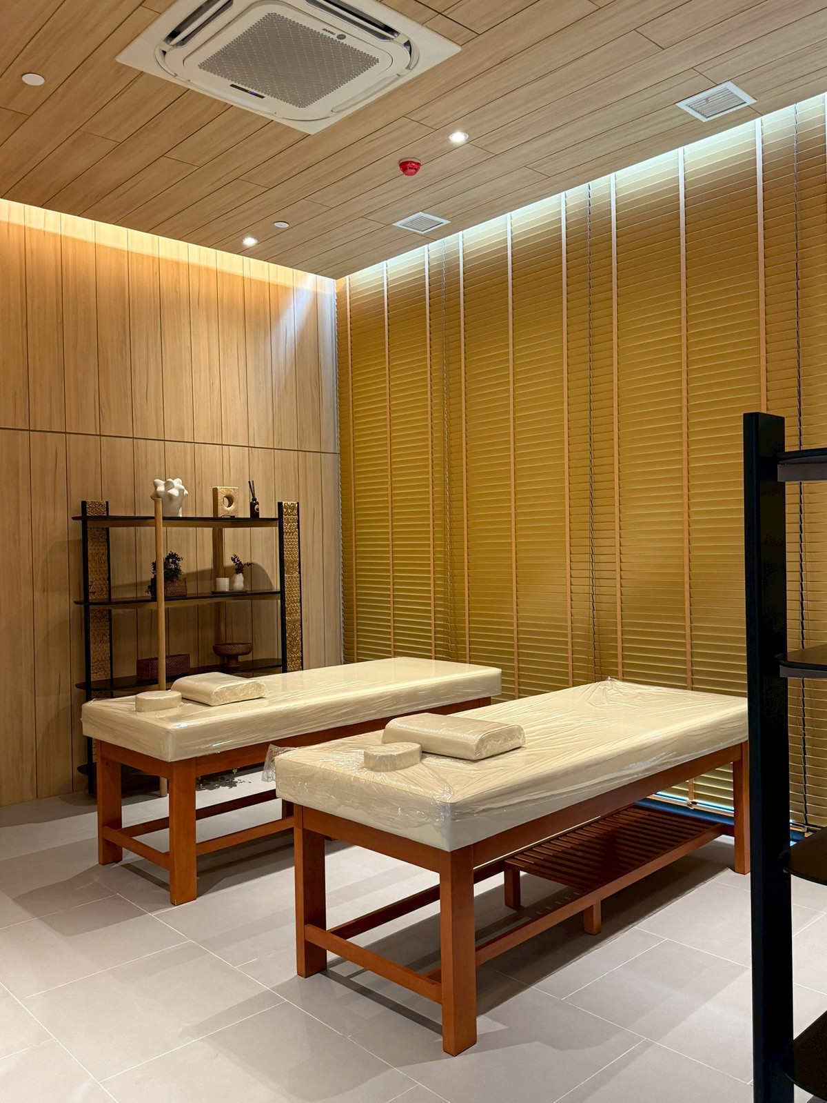 For RentCondoRama9, Petchburi, RCA : For Rent 🔥 Nue District R9 Rama 9 🔥 Fully furnished with appliances, near MRT Rama 9.