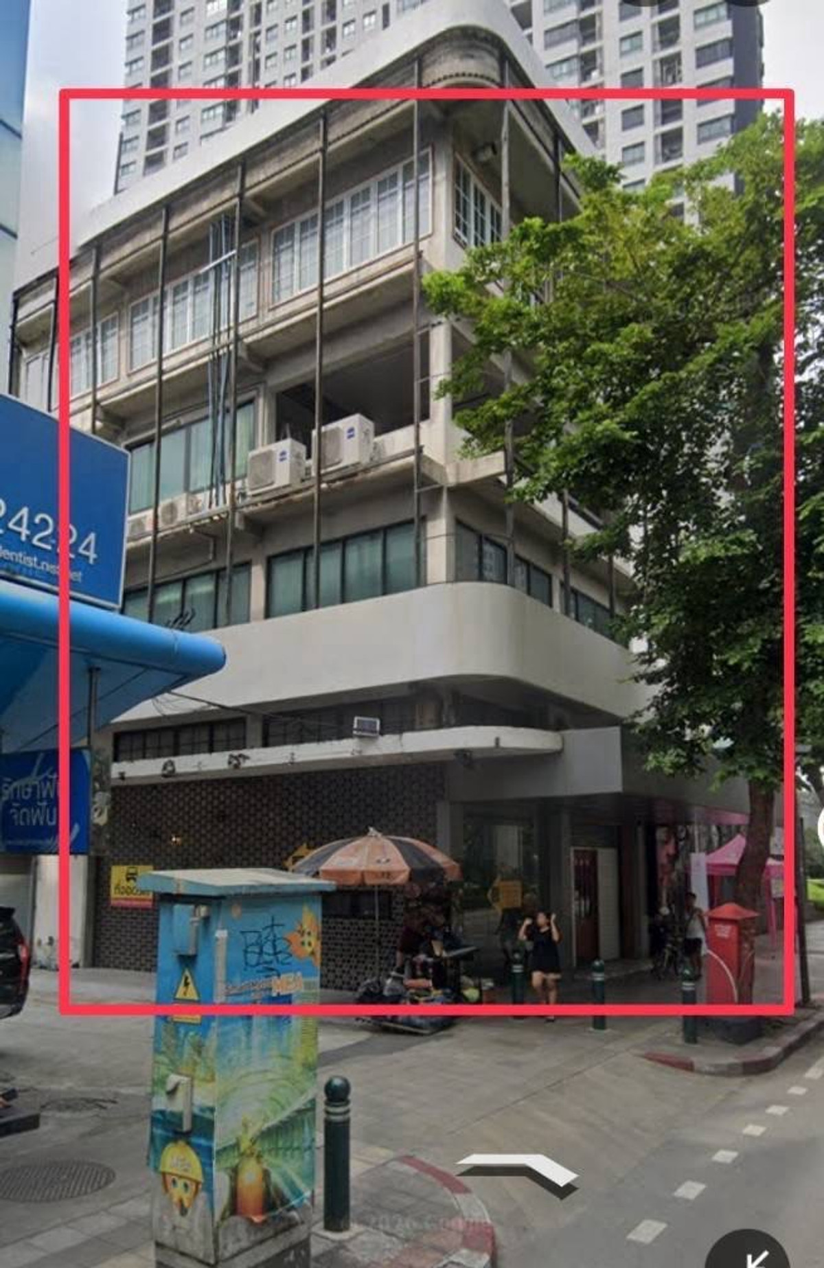 For RentShop HouseSapankwai,Jatujak : For rent, commercial building, 2 units, 2.5 floors, width 8 meters, next to the main road, BTS Saphan Khwai, Ari, Phaya Thai District, has foot traffic, very good location.