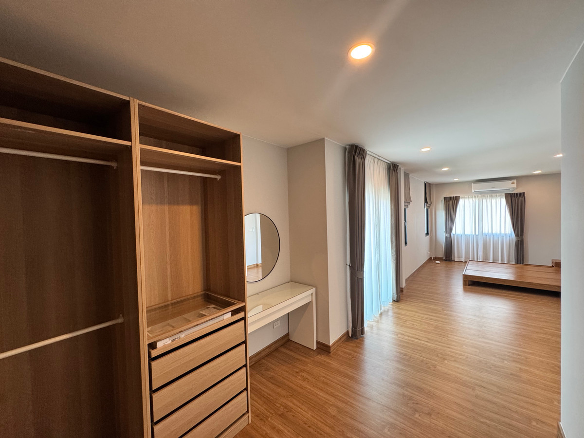 For RentHouseVipawadee, Don Mueang, Lak Si : 2-story detached house with furniture, beautifully decorated, for rent in Don Mueang-Vibhavadi area. Near Don Mueang Airport, only 3 km.