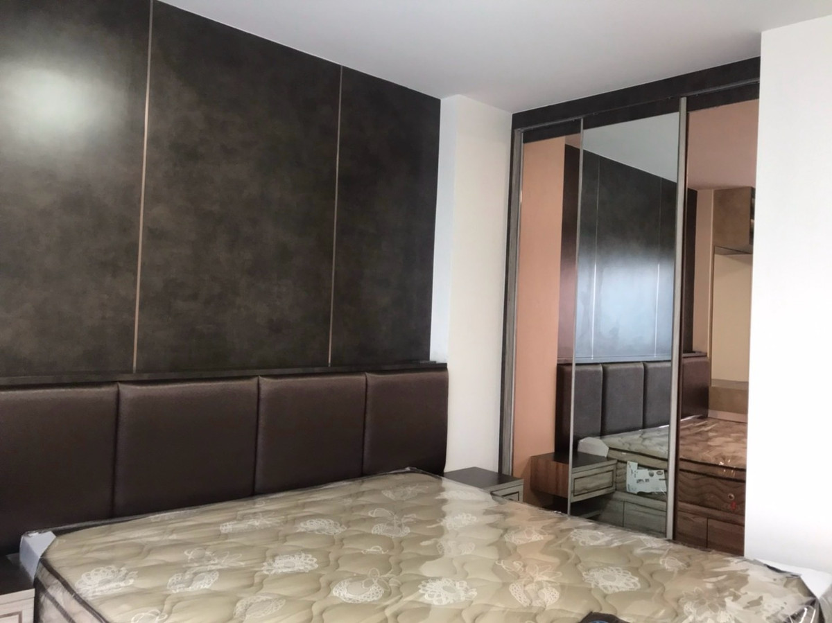 For RentCondoRama9, Petchburi, RCA : Condo for rent, Supalai Veranda Rama 9, Building A, 18th floor, Room 367, size 39 sq m.
Premium grade furniture, complete, ready to move in 
Rent 17,500 baht/month. If interested, contact 0917519869.
line: pengiphone