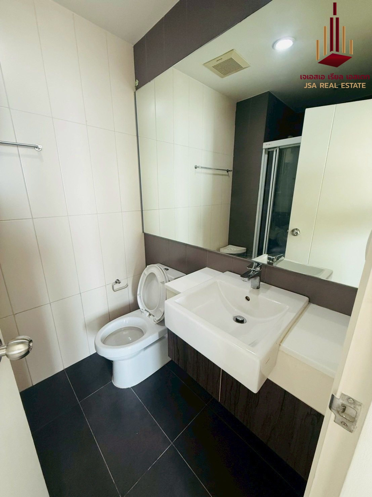 For RentCondoRatchadapisek, Huaikwang, Suttisan : ✨ For Rent: Centric Ratchada - Huaikwang Condo ✨ 💰 Only 16,000THB/month