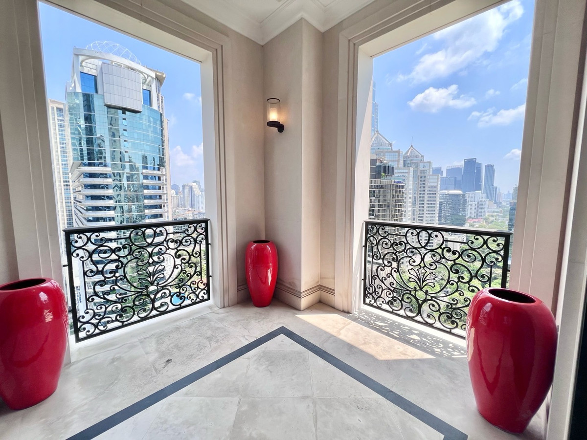 ขายคอนโดวิทยุ ชิดลม หลังสวน : 98 Wireless timeless elegance meets ultimate privacy.–  2 bed 3 bath 120 sqm 0635925888
