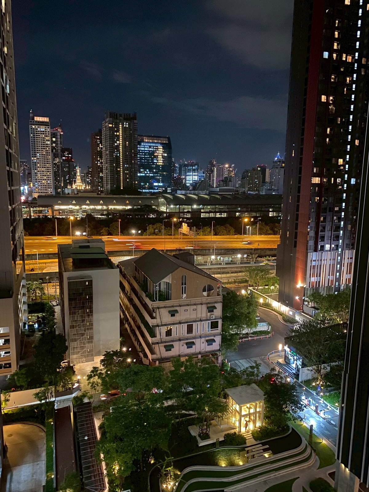 For SaleCondoRama9, Petchburi, RCA : Life Asoke - Rama 9 / 1 Bedroom (FOR SALE), Life Asoke - Rama 9 / 1 Bedroom (For Sale) KAT015