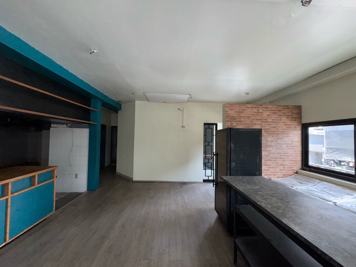 ให้เช่าร้านค้า/ตลาดนัดสุขุมวิท อโศก ทองหล่อ : พื้นที่ธุรกิจ ชั้น 2 ขนาด 144 ตารางเมตร @ ทองหล่อ สุขุมวิท 55 กรุงเทพ มีที่จอดรถ เหมาะทุกธุรกิจ 