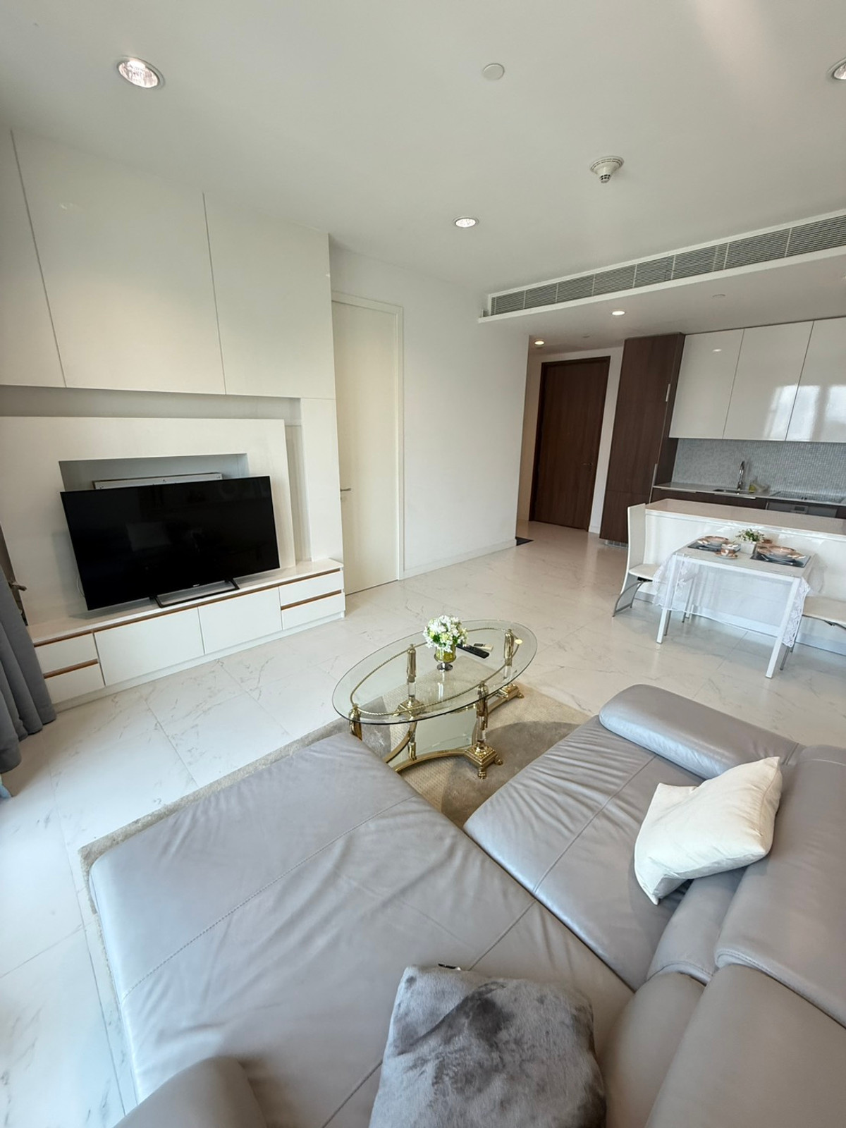 คอนโดวิทยุ ชิดลม หลังสวน : เช่าและขาย 1 ห้องนอน 1 ห้องน้ำ 184 ราชดำริ  | 185 Rajadamri