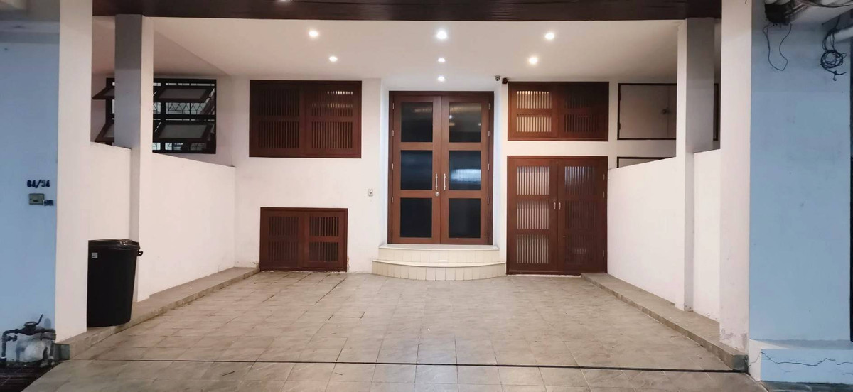 For RentHouseSukhumvit, Asoke, Thonglor : Townhome for rent at Lotus Point project, price 120,000 baht [MKh260401]