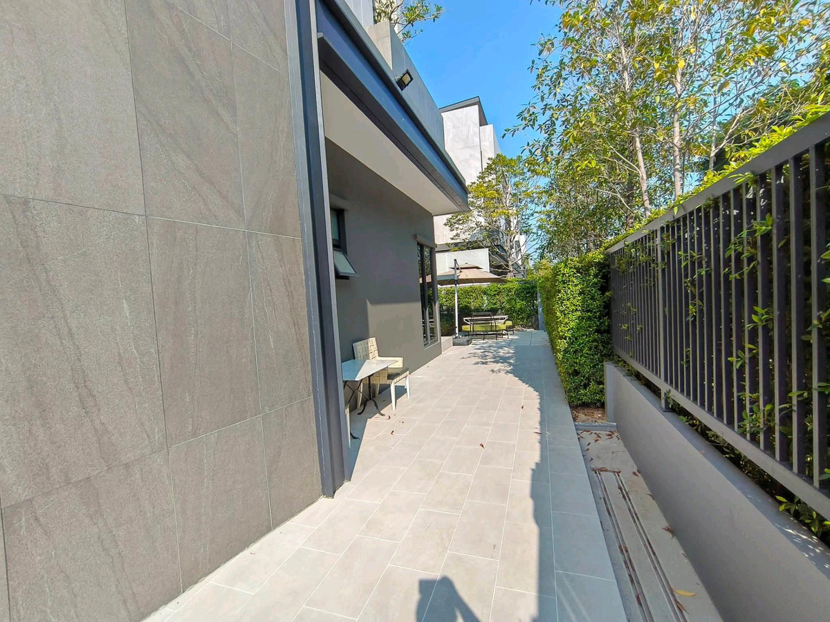 For RentHouseYothinpattana,CDC : Luxury 3-story house, 8 bedrooms, fully furnished, beautifully decorated, for rent in Yothin Phatthana-Ramindra area, near Crystal Design Center (CDC), only 2.3 km.