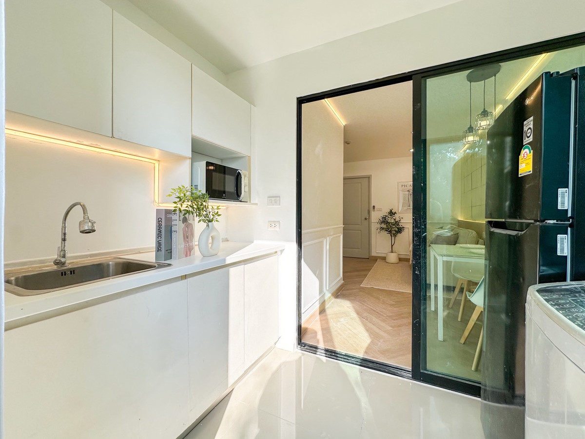 ขายคอนโดบางนา แบริ่ง ลาซาล : 🔥 [HOT DEAL] ลดแรง 2 แสน!  🌟 ขาย iCondo สุขุมวิท 105 (ลาซาล)  🍳 ครัวแยกกั้นกระจก  🎁 เฟอร์ฯ ใหม่ครบพร้อมอยู่ !