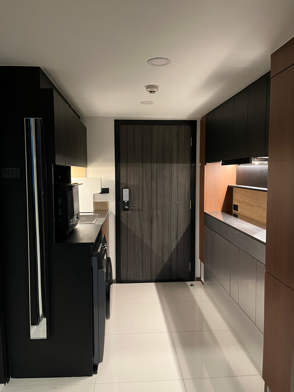 ขายคอนโดพระราม 9 เพชรบุรีตัดใหม่ RCA : KnightsBridge Space Rama 9 / Duplex 1 Bedroom (FOR SALE), ไนท์บริดจ์ สเปซ พระราม 9 / ดูเพล็กซ์ 1 ห้องนอน (ขาย) TARN310