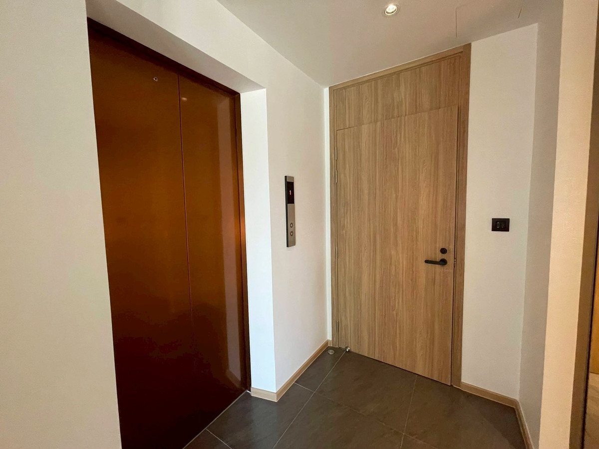For RentCondoSukhumvit, Asoke, Thonglor : ✨ GT16258 | Empty room for rent at Chalermnit Art De Maison Condo, convenient travel, shuttle available.