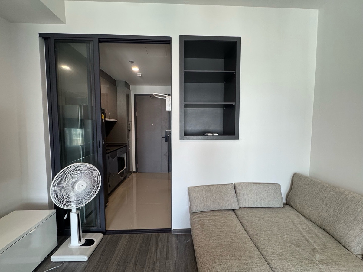 ให้เช่าคอนโดสยาม จุฬา สามย่าน : อยู่กลางเมืองแบบ “ใช้ชีวิตง่ายทุกวัน” 🌆✨
แค่ก้าวออกจากห้อง…ทุกอย่างก็ใกล้คุณ
🛏 Studio 📏 29sq.m.💰 23,000/เดือน
📞Phat 064-642-8664