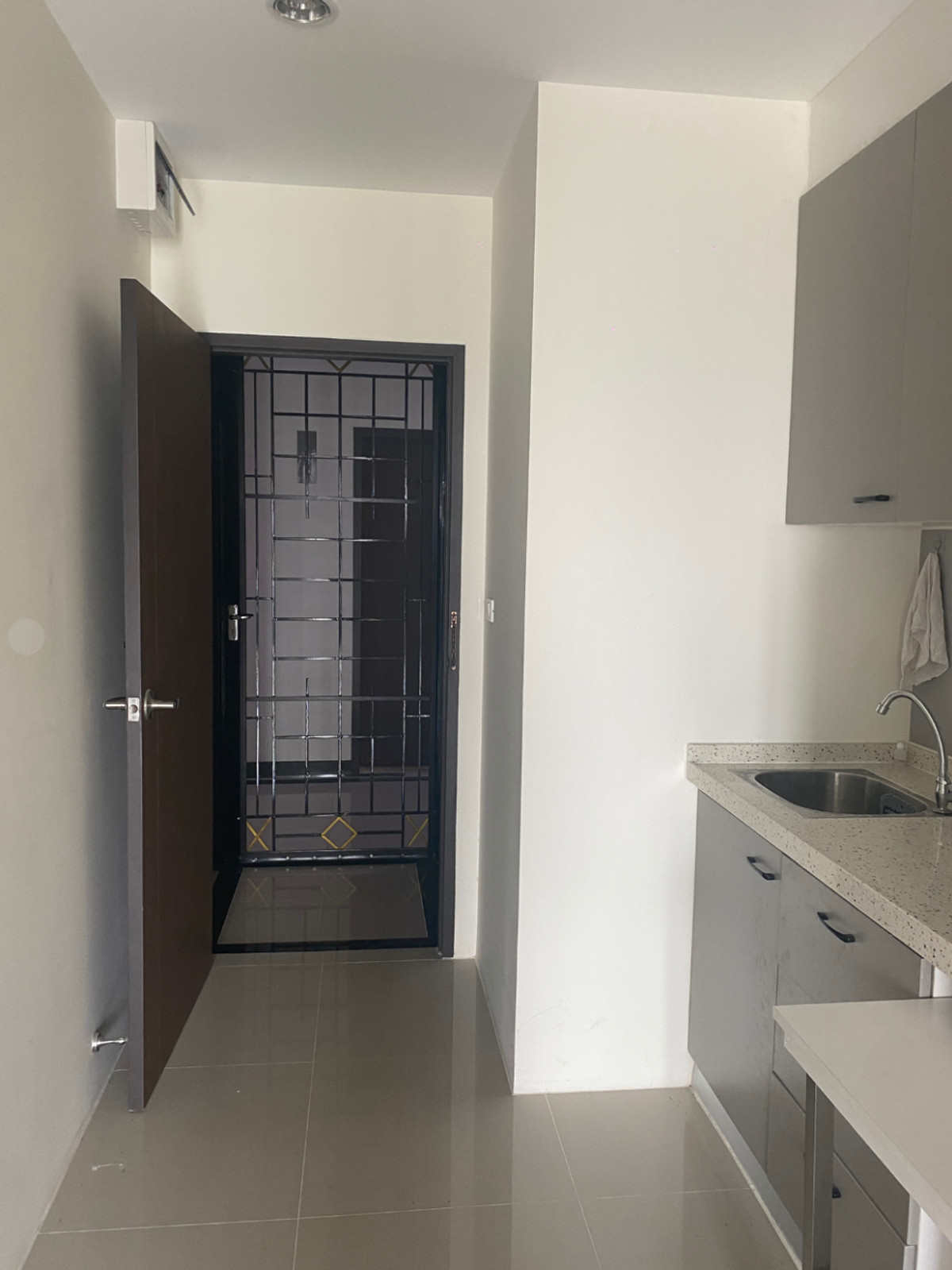 ให้เช่าคอนโดพัฒนาการ ศรีนครินทร์ : อัสสกาญจน์ เพลส ศรีนครินทร์ (ชั้น 28) ชั้นสูง มีความปลอดภัยสูง ใกล้ MRT หัวหมาก